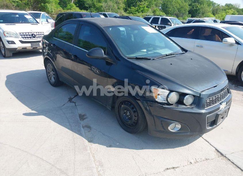 2013 Chevrolet Sonic LT (VIN 1G1JC5SH1D4131070) main photo