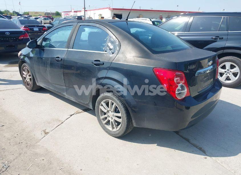 Photo 3 of 2013 Chevrolet Sonic LT (VIN 1G1JC5SH1D4131070)