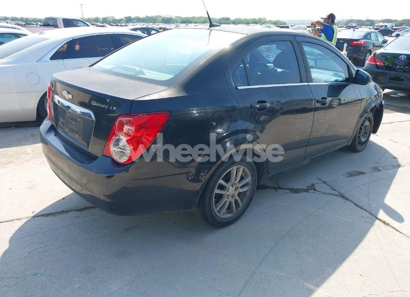 Photo 4 of 2013 Chevrolet Sonic LT (VIN 1G1JC5SH1D4131070)