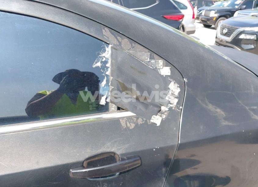 Photo 6 of 2013 Chevrolet Sonic LT (VIN 1G1JC5SH1D4131070)