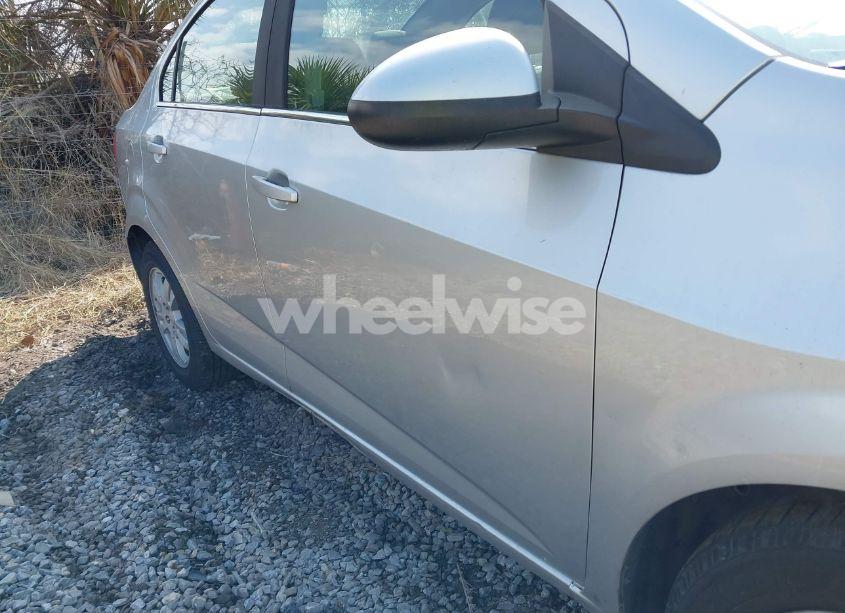 Photo 13 of 2014 Chevrolet Sonic LT AUTO (VIN 1G1JC5SH1E4100855)