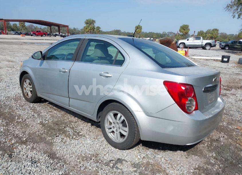 Photo 3 of 2014 Chevrolet Sonic LT AUTO (VIN 1G1JC5SH1E4100855)