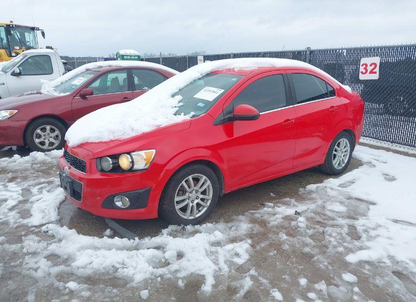 Photo 2 of 2014 Chevrolet Sonic LT AUTO (VIN 1G1JC5SH1E4139686)