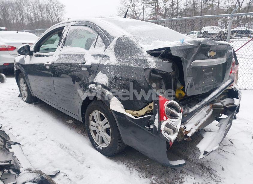 Photo 3 of 2014 Chevrolet Sonic LT AUTO (VIN 1G1JC5SH1E4237102)