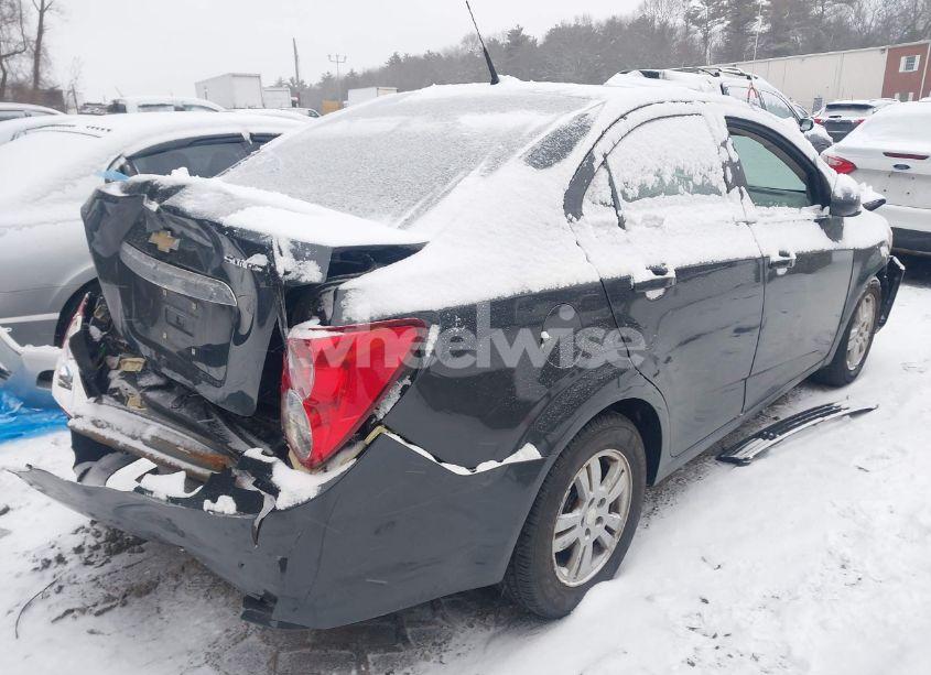 Photo 4 of 2014 Chevrolet Sonic LT AUTO (VIN 1G1JC5SH1E4237102)