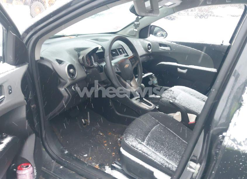 Photo 5 of 2014 Chevrolet Sonic LT AUTO (VIN 1G1JC5SH1E4237102)