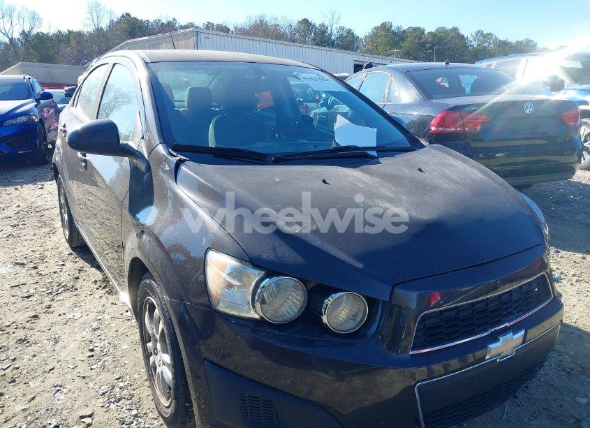 2015 Chevrolet Sonic LT AUTO (VIN 1G1JC5SH1F4125031) main photo