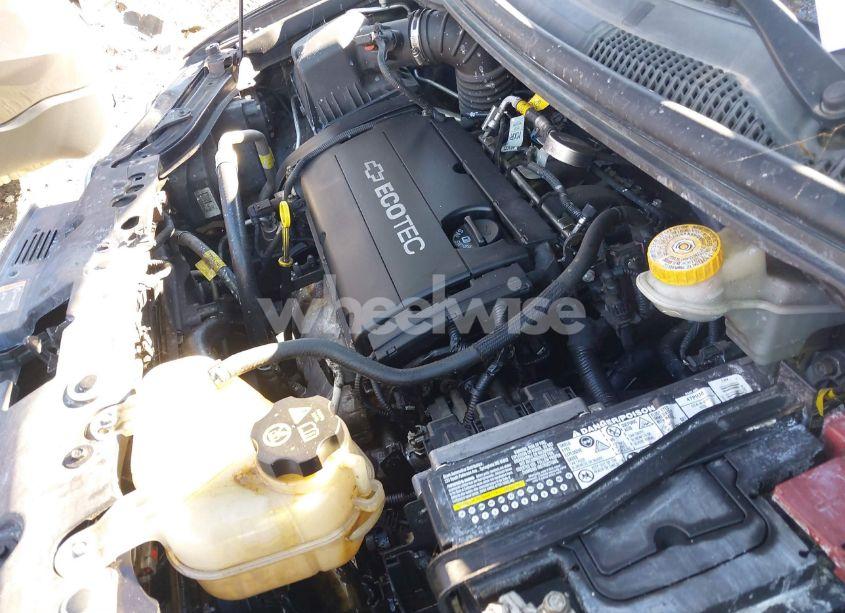 Photo 10 of 2015 Chevrolet Sonic LT AUTO (VIN 1G1JC5SH1F4125031)