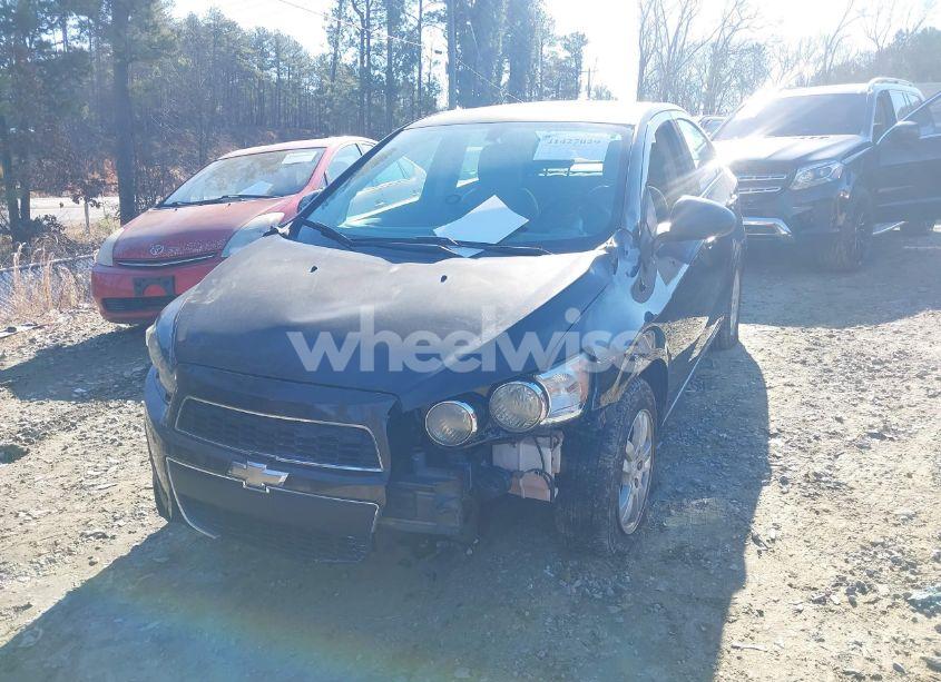 Photo 2 of 2015 Chevrolet Sonic LT AUTO (VIN 1G1JC5SH1F4125031)