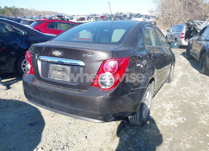 Photo 4 of 2015 Chevrolet Sonic LT AUTO (VIN 1G1JC5SH1F4125031)