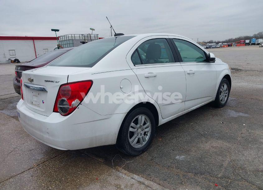 Photo 4 of 2015 Chevrolet Sonic LT AUTO (VIN 1G1JC5SH1F4126633)