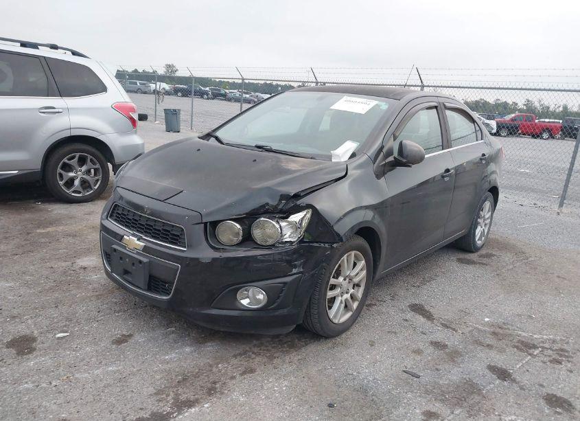 Photo 2 of 2015 Chevrolet Sonic LT AUTO (VIN 1G1JC5SH1F4130357)