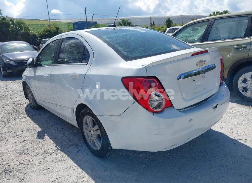 Photo 3 of 2015 Chevrolet Sonic LT AUTO (VIN 1G1JC5SH1F4148308)