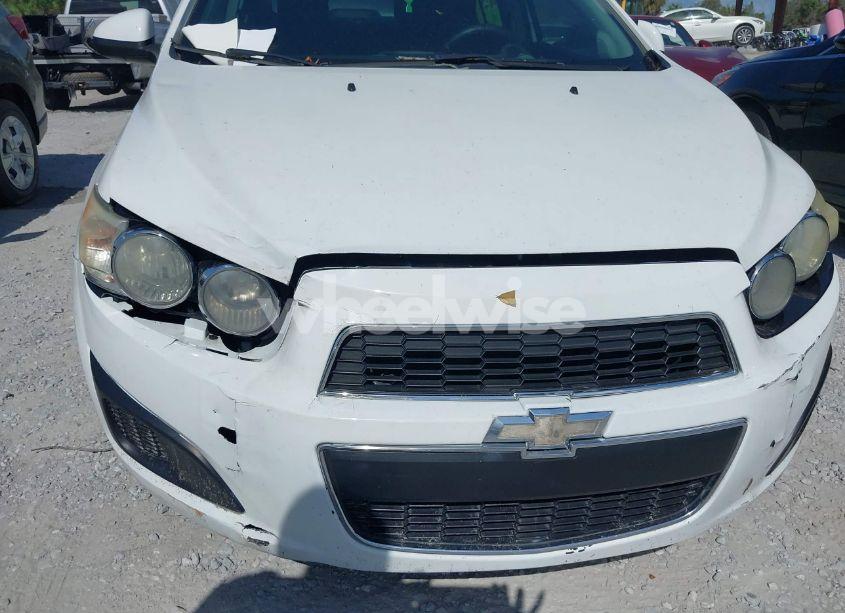 Photo 6 of 2015 Chevrolet Sonic LT AUTO (VIN 1G1JC5SH1F4148308)