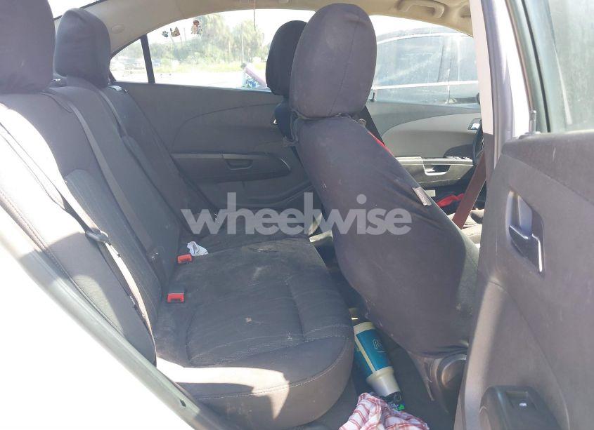 Photo 8 of 2015 Chevrolet Sonic LT AUTO (VIN 1G1JC5SH1F4148308)