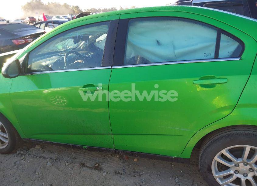 Photo 14 of 2015 Chevrolet Sonic LT AUTO (VIN 1G1JC5SH1F4149779)