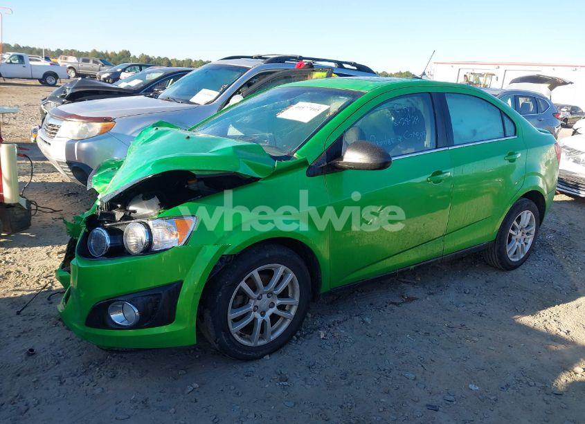 Photo 2 of 2015 Chevrolet Sonic LT AUTO (VIN 1G1JC5SH1F4149779)
