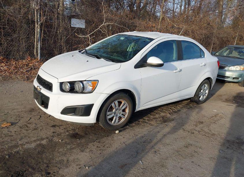 Photo 2 of 2015 Chevrolet Sonic LT AUTO (VIN 1G1JC5SH1F4155520)