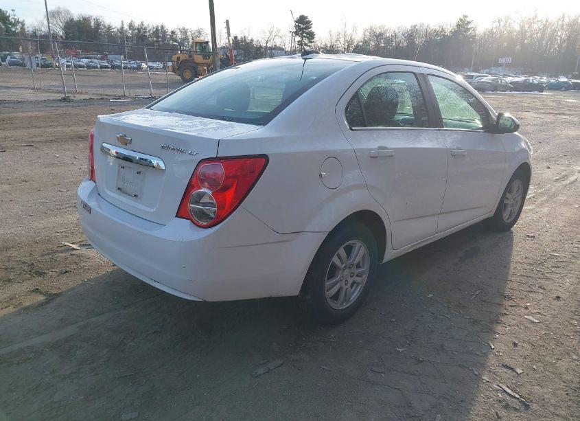 Photo 4 of 2015 Chevrolet Sonic LT AUTO (VIN 1G1JC5SH1F4155520)