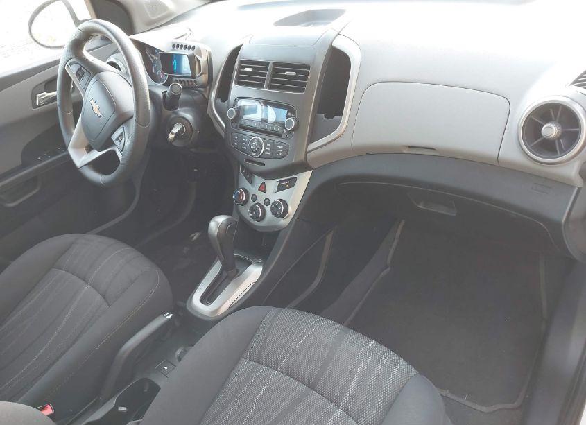 Photo 5 of 2015 Chevrolet Sonic LT AUTO (VIN 1G1JC5SH1F4155520)