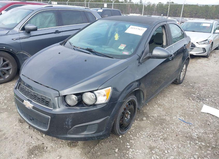 Photo 2 of 2015 Chevrolet Sonic LT AUTO (VIN 1G1JC5SH1F4161639)