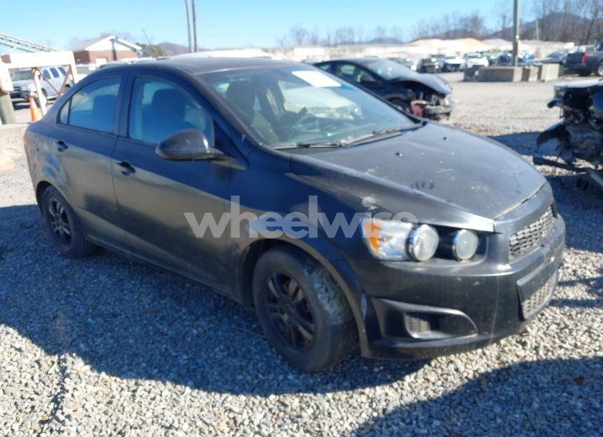 2015 Chevrolet Sonic LT AUTO (VIN 1G1JC5SH1F4213870) main photo