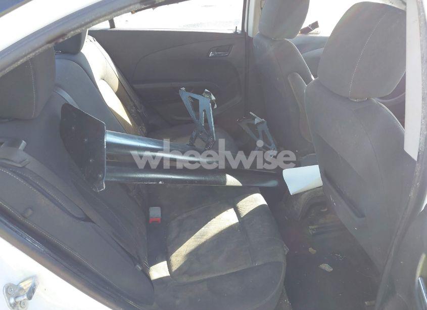 Photo 8 of 2015 Chevrolet Sonic LT AUTO (VIN 1G1JC5SH1F4213870)