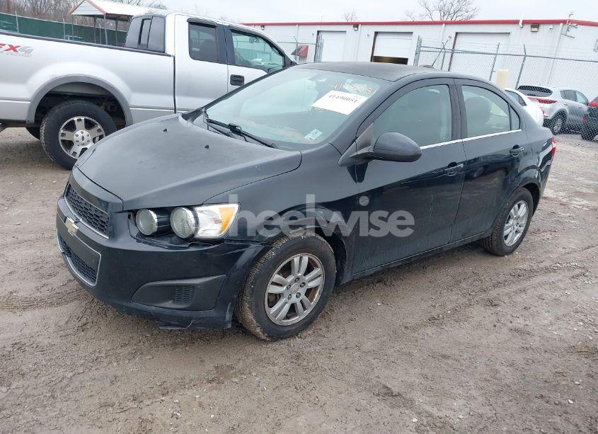 Photo 2 of 2016 Chevrolet Sonic LT AUTO (VIN 1G1JC5SH1G4133776)