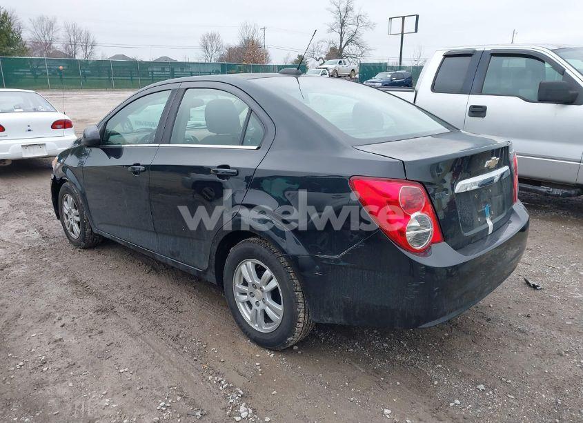 Photo 3 of 2016 Chevrolet Sonic LT AUTO (VIN 1G1JC5SH1G4133776)