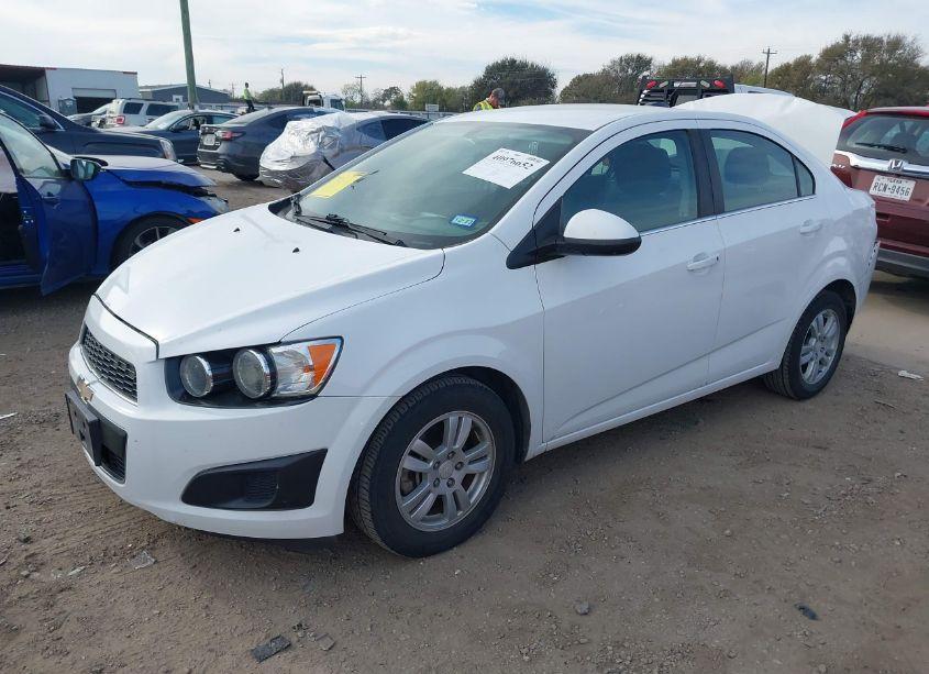 Photo 2 of 2016 Chevrolet Sonic LT AUTO (VIN 1G1JC5SH1G4159617)