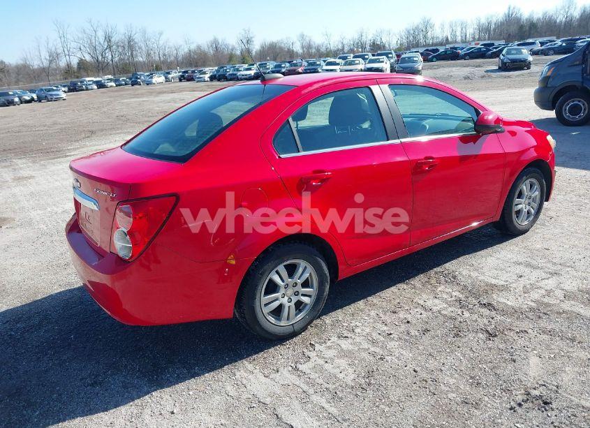 Photo 4 of 2016 Chevrolet Sonic LT AUTO (VIN 1G1JC5SH1G4179916)
