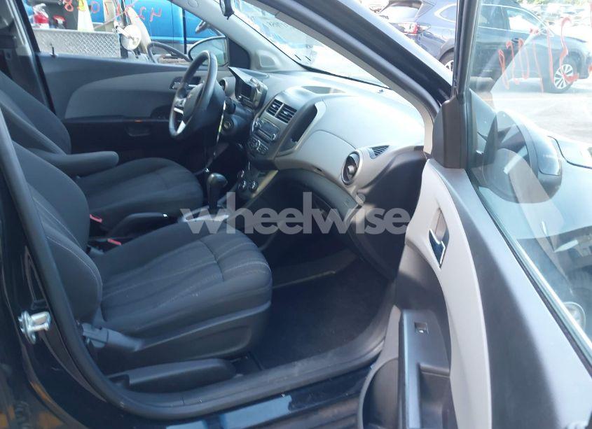 Photo 5 of 2012 Chevrolet Sonic 2LT (VIN 1G1JC5SH2C4108119)