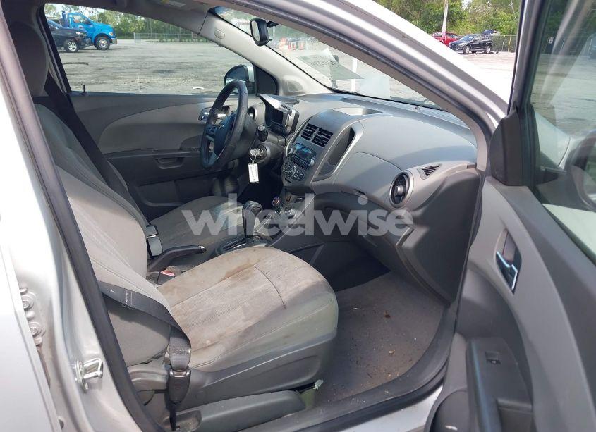 Photo 5 of 2012 Chevrolet Sonic 2LT (VIN 1G1JC5SH2C4143923)
