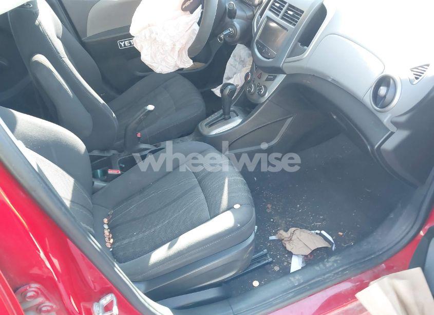 Photo 5 of 2013 Chevrolet Sonic LT AUTO (VIN 1G1JC5SH2D4128212)