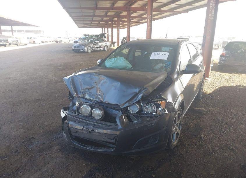 Photo 2 of 2013 Chevrolet Sonic LT AUTO (VIN 1G1JC5SH2D4252402)