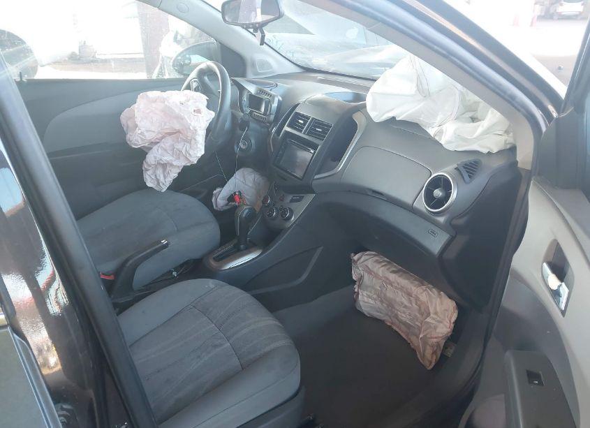 Photo 5 of 2013 Chevrolet Sonic LT AUTO (VIN 1G1JC5SH2D4252402)