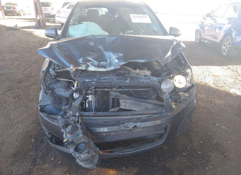 Photo 6 of 2013 Chevrolet Sonic LT AUTO (VIN 1G1JC5SH2D4252402)