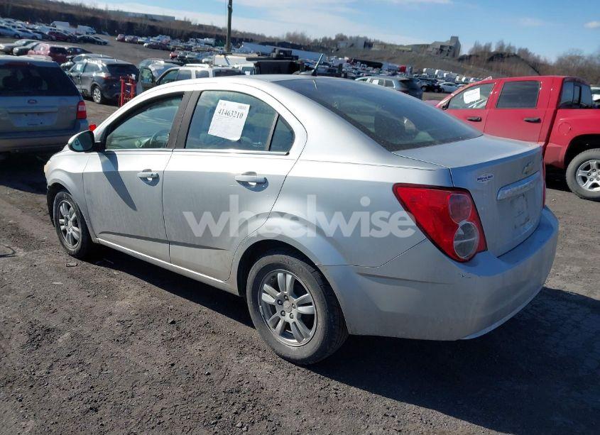 Photo 3 of 2014 Chevrolet Sonic LT AUTO (VIN 1G1JC5SH2E4101013)