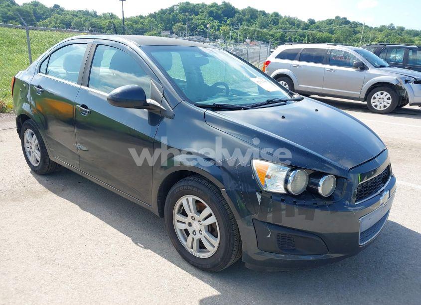 2014 Chevrolet Sonic LT AUTO (VIN 1G1JC5SH2E4139597) main photo