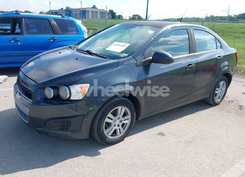 Photo 2 of 2014 Chevrolet Sonic LT AUTO (VIN 1G1JC5SH2E4139597)