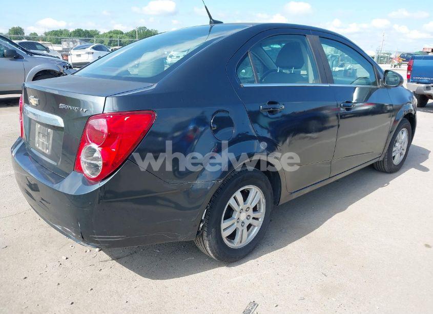 Photo 4 of 2014 Chevrolet Sonic LT AUTO (VIN 1G1JC5SH2E4139597)