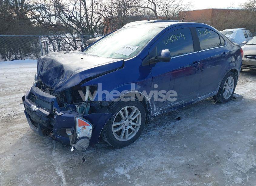 Photo 2 of 2014 Chevrolet Sonic LT AUTO (VIN 1G1JC5SH2E4151376)