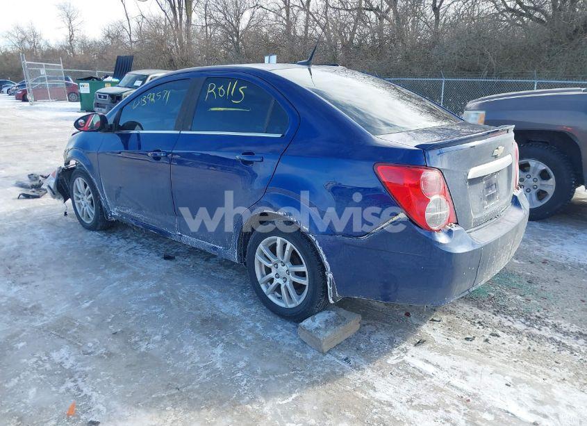 Photo 3 of 2014 Chevrolet Sonic LT AUTO (VIN 1G1JC5SH2E4151376)