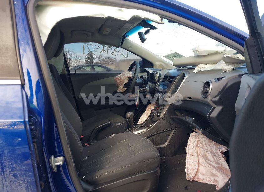 Photo 5 of 2014 Chevrolet Sonic LT AUTO (VIN 1G1JC5SH2E4151376)