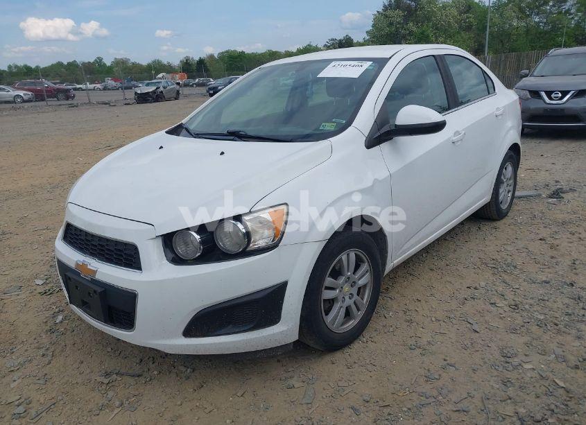 Photo 2 of 2014 Chevrolet Sonic LT AUTO (VIN 1G1JC5SH2E4162166)