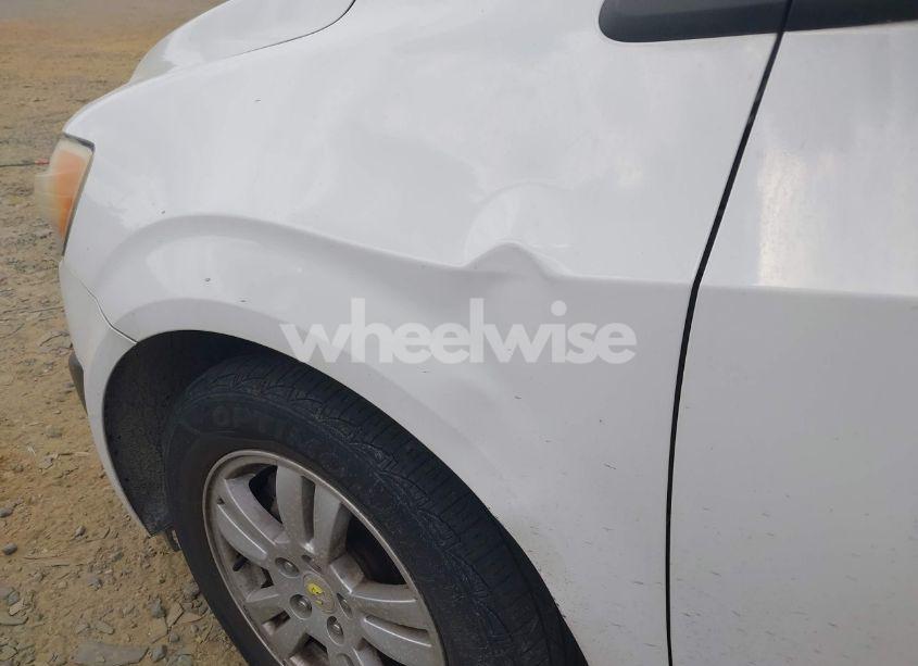 Photo 6 of 2014 Chevrolet Sonic LT AUTO (VIN 1G1JC5SH2E4162166)