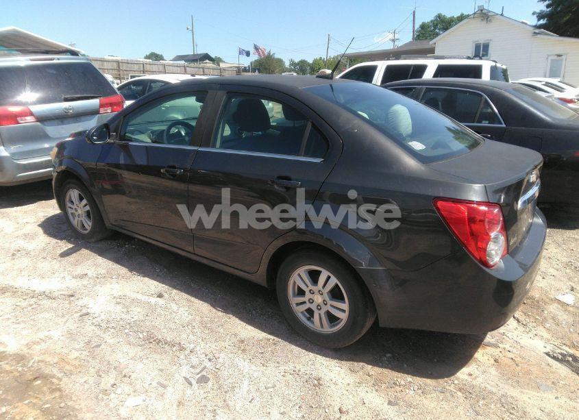 Photo 3 of 2014 Chevrolet Sonic LT AUTO (VIN 1G1JC5SH2E4164189)