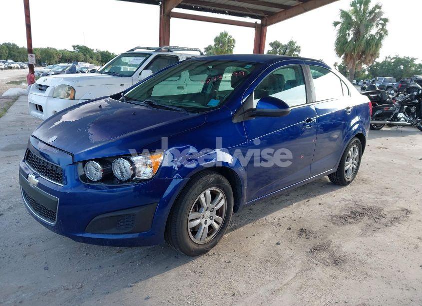 Photo 2 of 2014 Chevrolet Sonic LT AUTO (VIN 1G1JC5SH2E4176844)