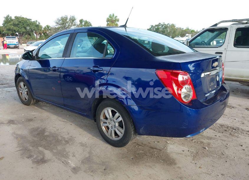 Photo 3 of 2014 Chevrolet Sonic LT AUTO (VIN 1G1JC5SH2E4176844)