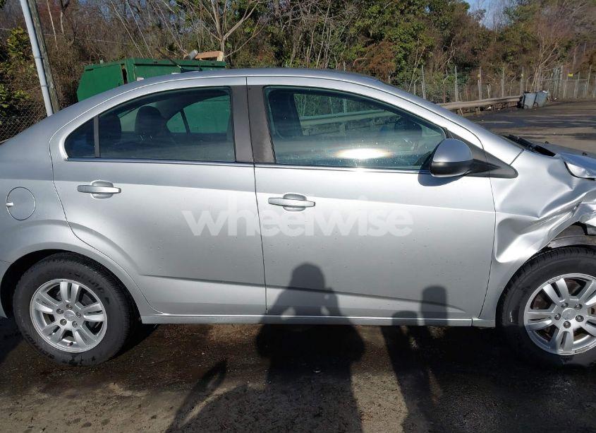 Photo 13 of 2014 Chevrolet Sonic LT AUTO (VIN 1G1JC5SH2E4200074)